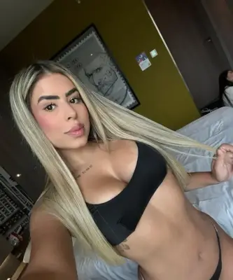 Carol — Bold Beauty, Magnetic Energy - Amsterdam