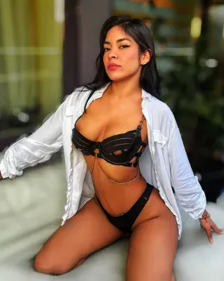 Naughty young latina, girlfriend experience - Den Haag