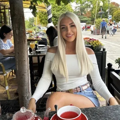 smart young beautiful charming pretty intellegent - Amsterdam