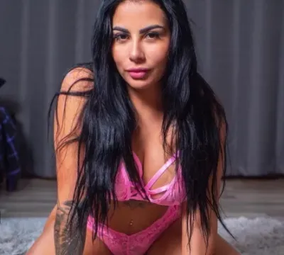 Latina with beautiful curves - Den Haag