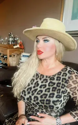 New in Holland, Escort , Trio - Amsterdam