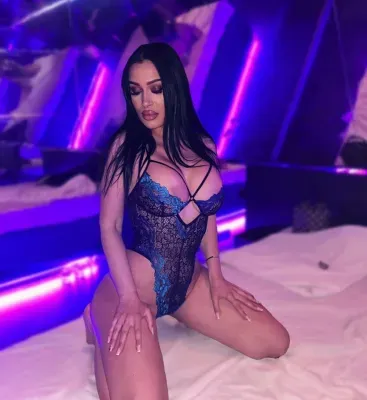 New Girl Hot Service - Breda