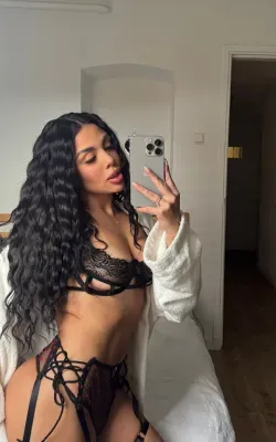 Latina ,Trio, party - Den Haag