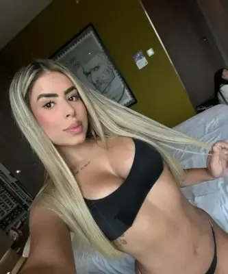 Carol — Bold Beauty, Magnetic Energy - Amsterdam